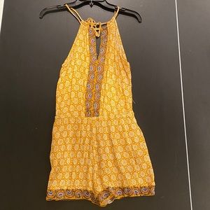 Aeropostale yellow romper with pockets S